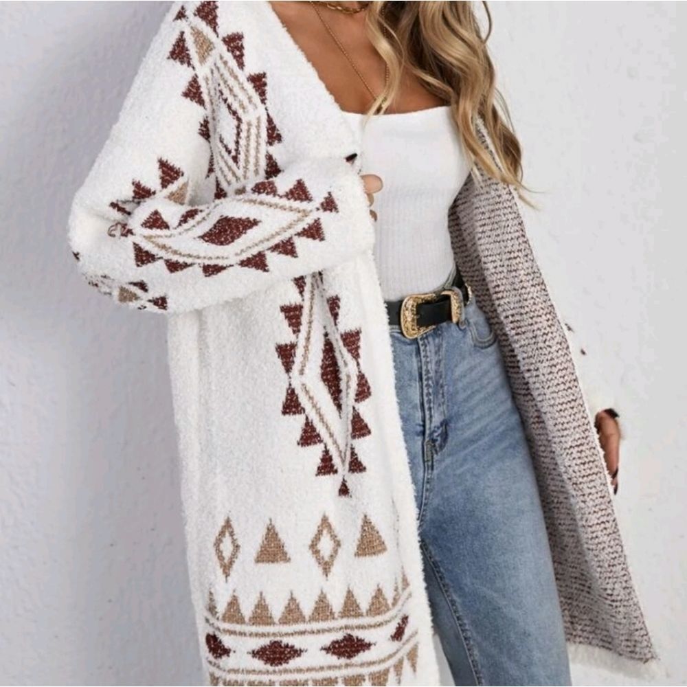Geo Pattern Fuzzy Knit Cardigan - Picture 3 of 5